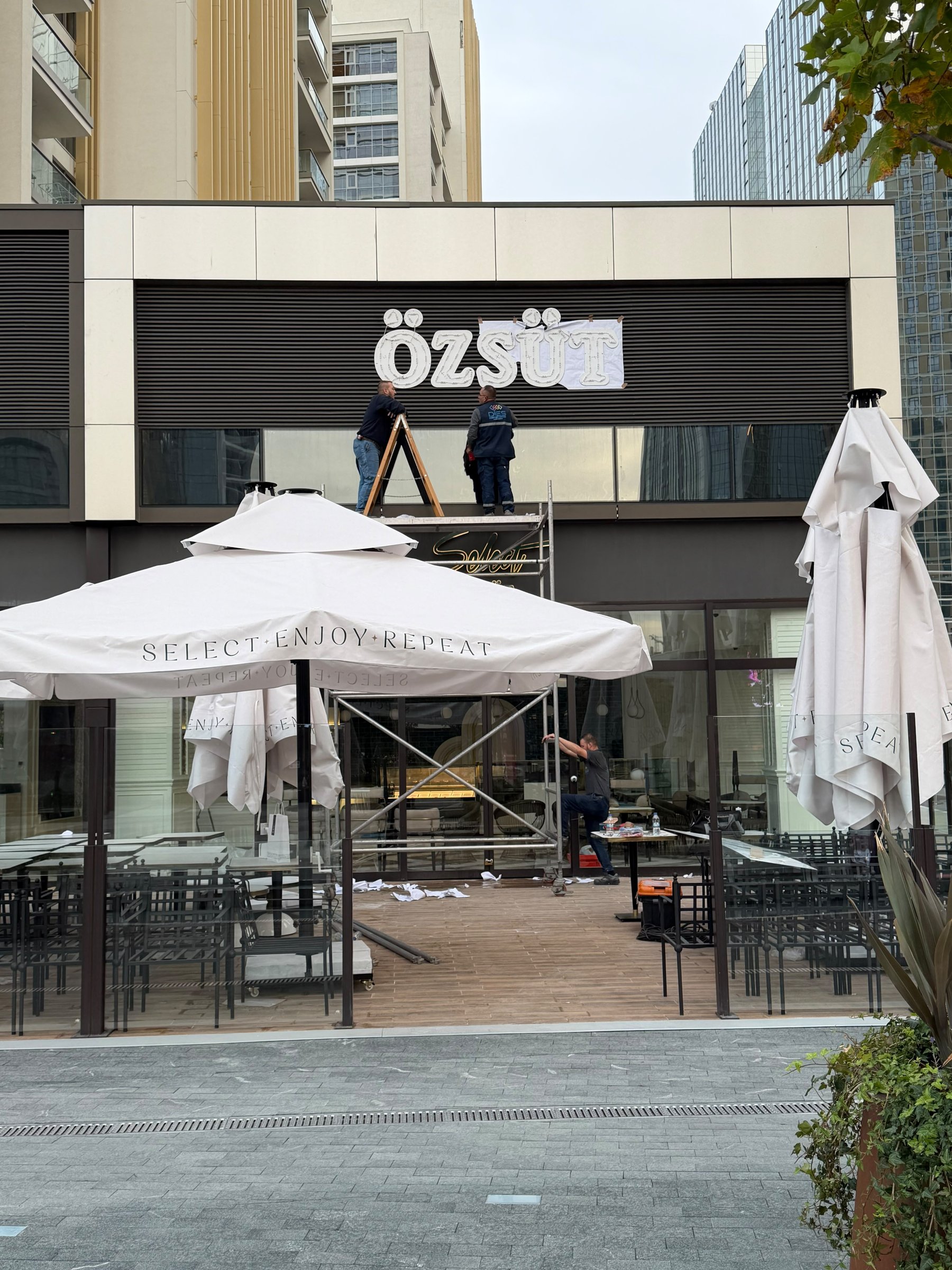 Merkez Ankara AVM - Özsüt Işıklı Tabela ve Cephe Uygulaması – detay 3