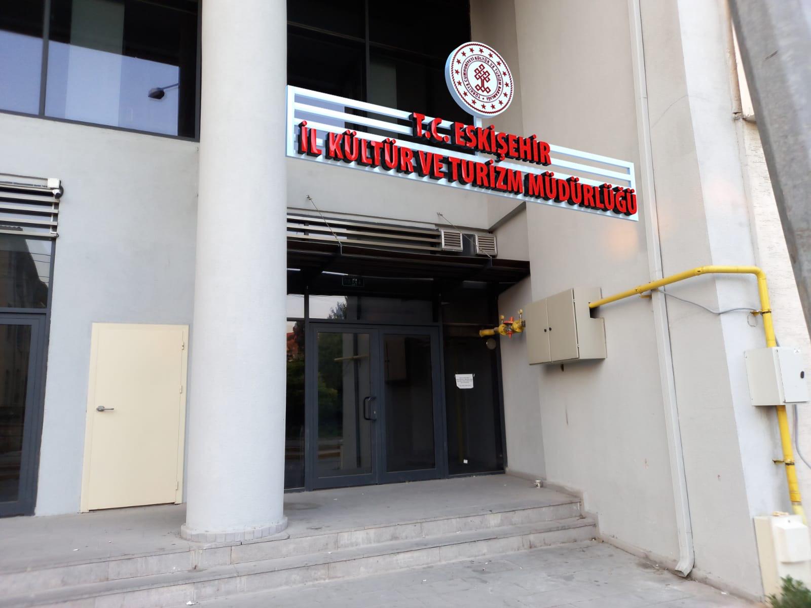 Eskişehir İl Kültür Müdürlüğü Tabelası  – detay 1